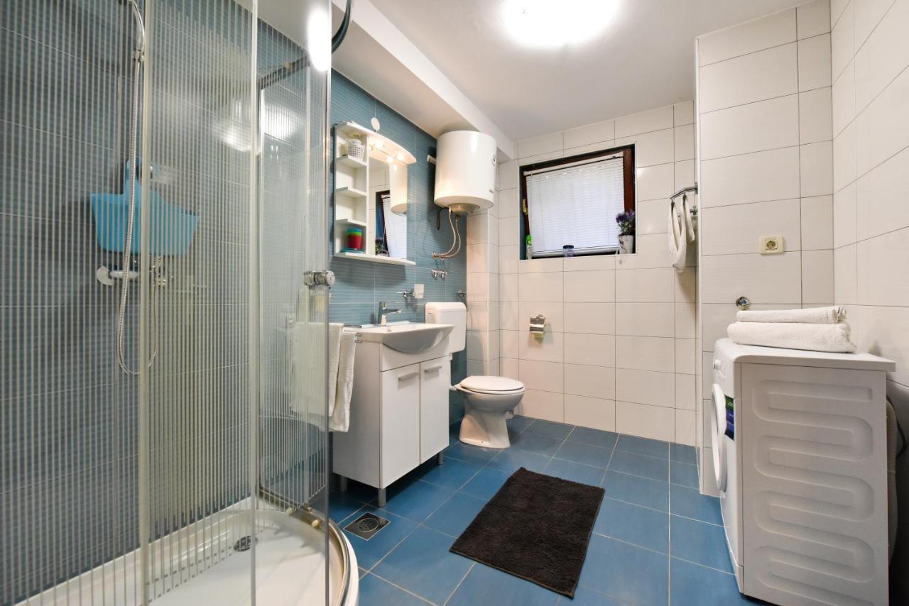 Lovely Apartment In The Groundfloor Zadar Exterior photo