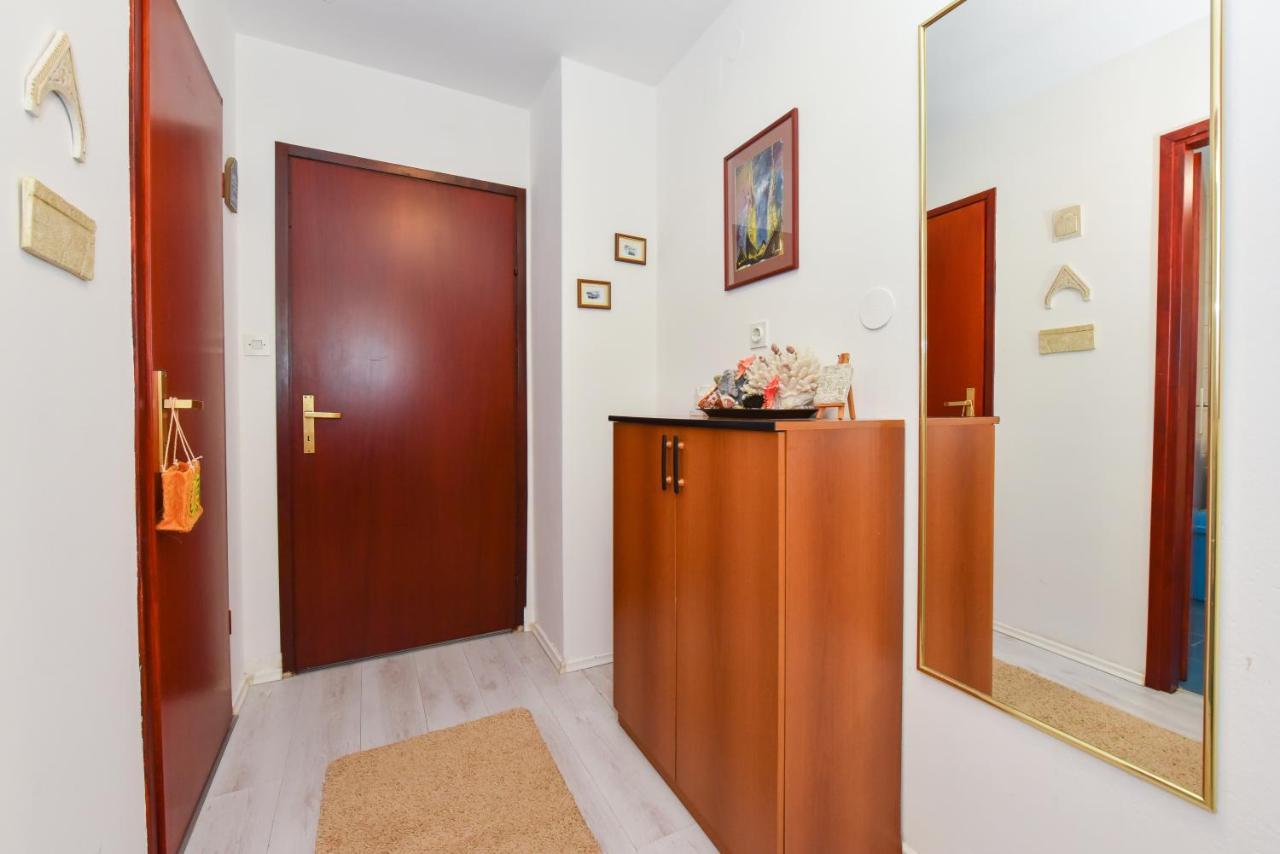 Lovely Apartment In The Groundfloor Zadar Exterior photo