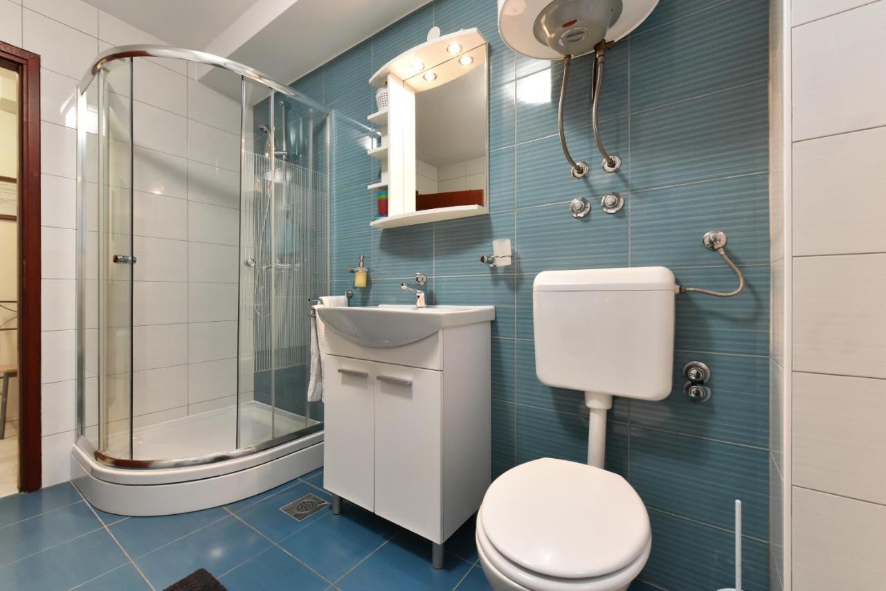 Lovely Apartment In The Groundfloor Zadar Exterior photo